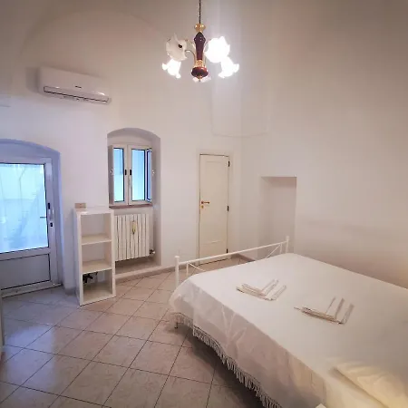 Domus Alba Остуни