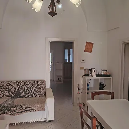 Domus Alba أوستوني